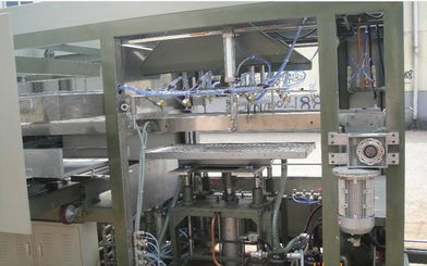 山東香廣電氣公司 專業(yè)制造吸塑包裝設(shè)備，提供整廠配套解決方案